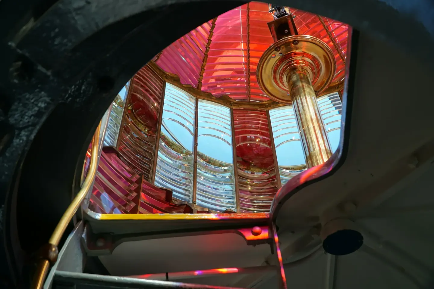 Caring for a Fresnel Lens: Conservation, Documentation and Repair Boundaries