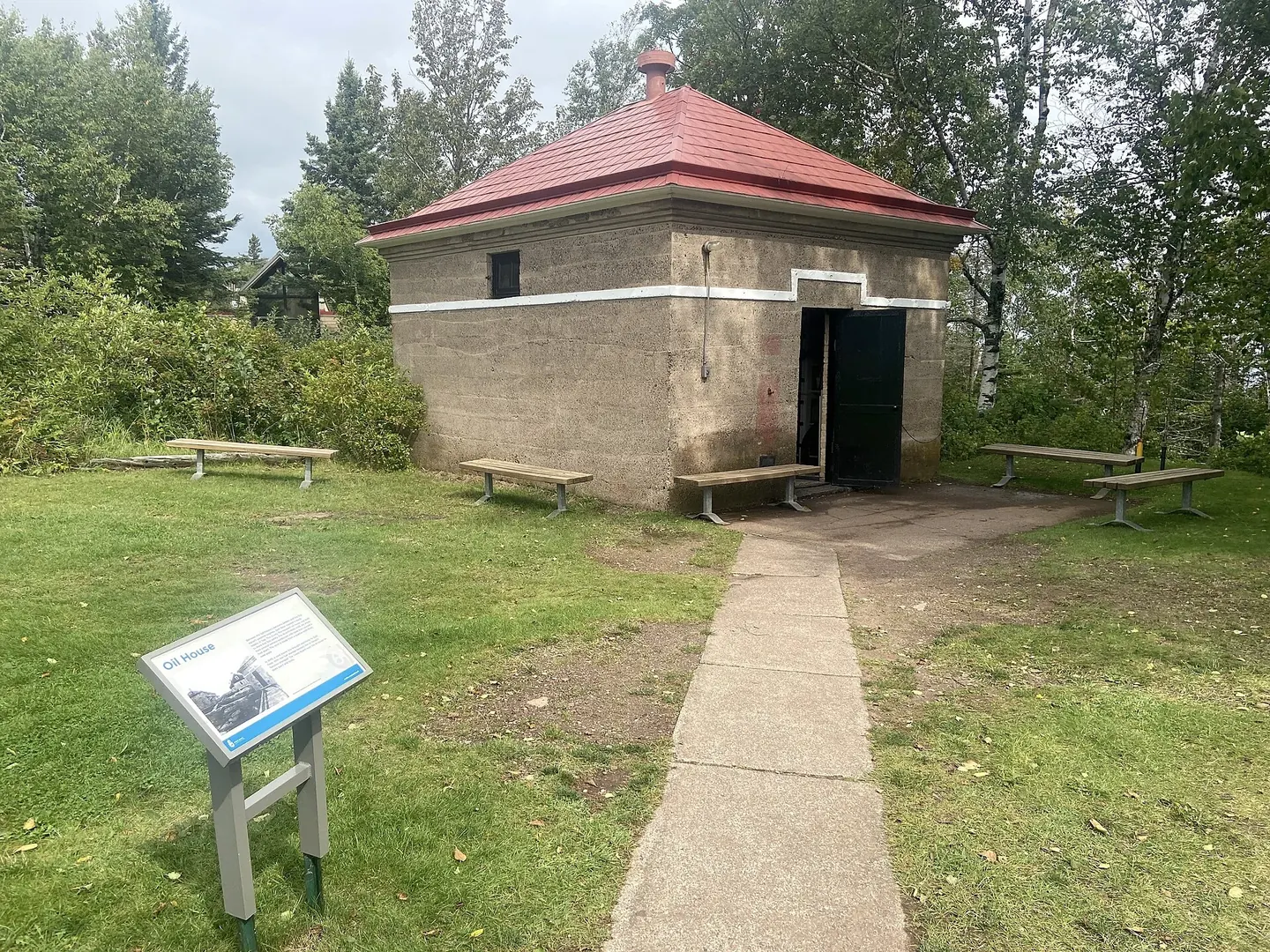 From Whale Oil to Electricity: The Long Conversion of the Lighthouse Lamp